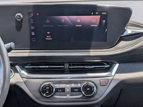 Used 2025 Buick Envista Preferred FWD image 18