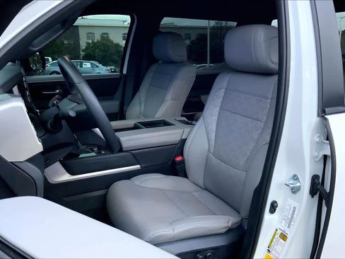 Used 2025 Toyota Tundra Limited image 7