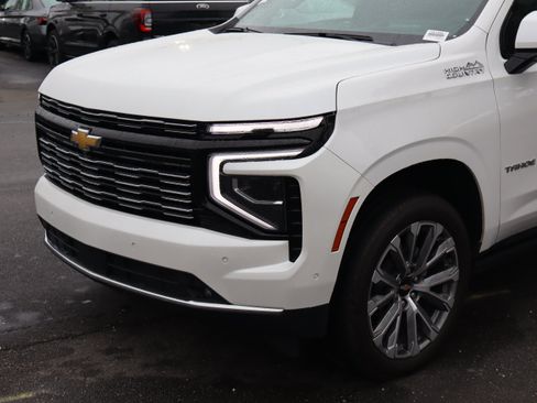 Used 2025 Chevrolet Tahoe High Country AWD/4WD image 6