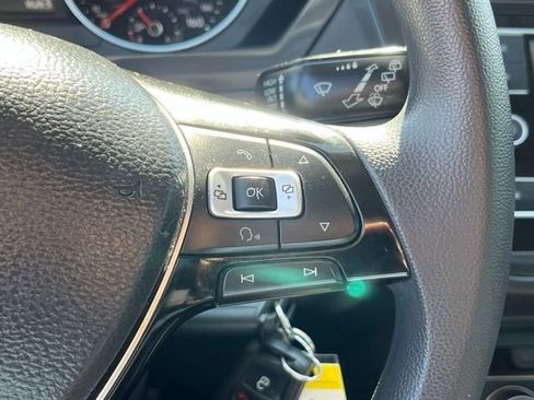 Used 2018 Volkswagen Tiguan S image 16