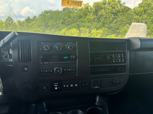 Used 2019 Chevrolet Express 3500 LT w/ LT Preferred Equipment Group RWD image 21