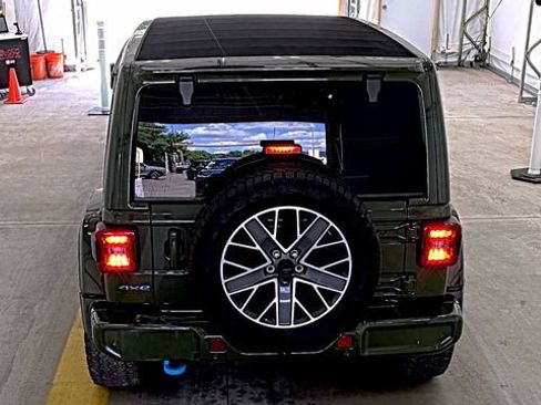 Used 2024 Jeep Wrangler High Altitude AWD/4WD image 3