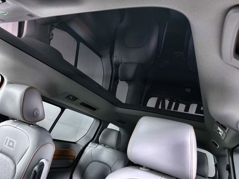 New 2025 Volkswagen ID. Buzz 1st Edition image 22