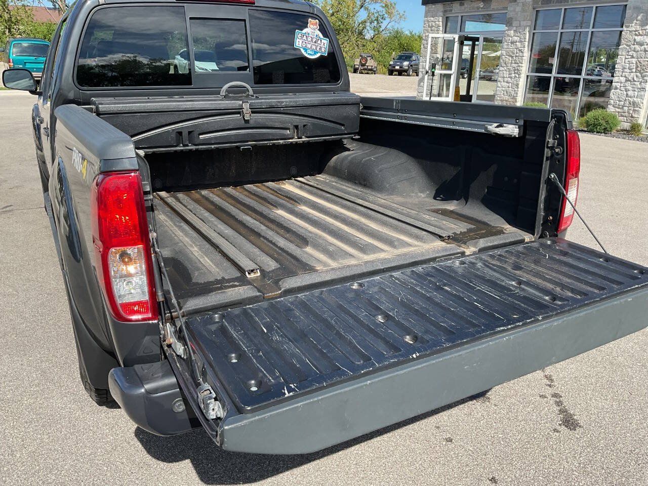 Used 2015 Nissan Frontier PRO-4X w/ Pro-4x Luxury Package AWD/4WD image 31