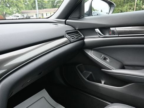Used 2018 Honda Accord Sport image 27