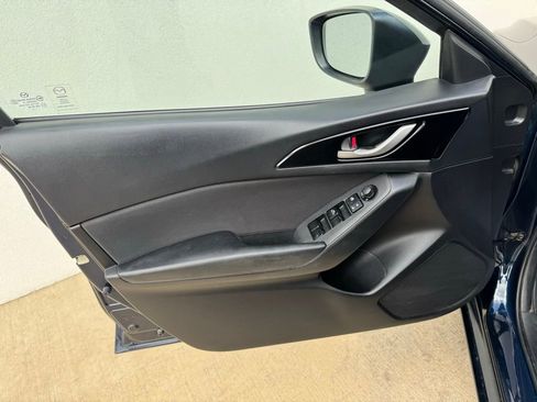 Used 2015 MAZDA MAZDA3 i Sport image 12