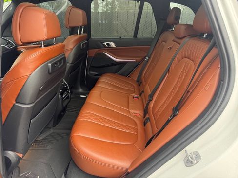 Used 2022 BMW X5 xDrive40i w/ M Sport Package image 12