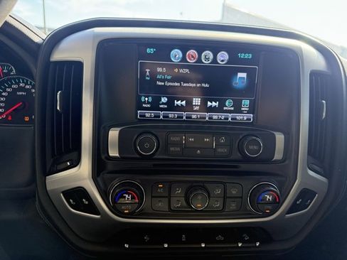 Used 2018 GMC Sierra 2500 SLT w/ Suspension Package, Off-Road image 23