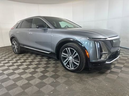 Used 2023 Cadillac Lyriq AWD image 2