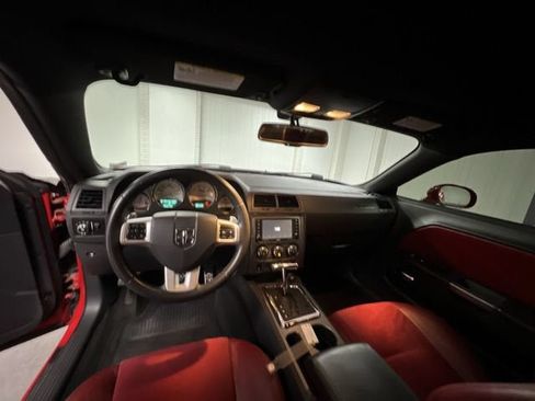 Used 2014 Dodge Challenger R/T w/ Quick Order Package 28M RWD image 18