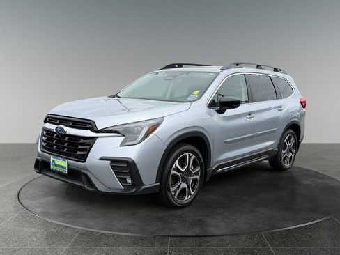 Used 2024 Subaru Ascent Limited w/ Technology Package AWD/4WD image 3