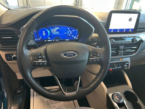 Used 2020 Ford Escape SE Sport image 18