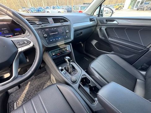 Certified 2022 Volkswagen Tiguan SE w/ Panoramic Sunroof Package image 30