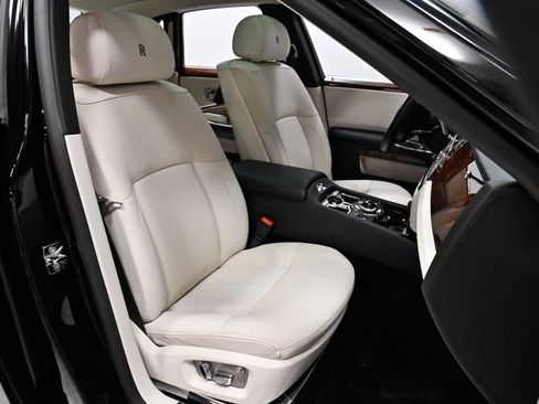 Used 2012 Rolls-Royce Ghost RWD image 27