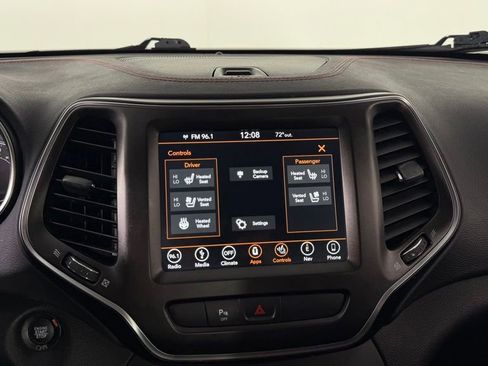 Used 2019 Jeep Cherokee Trailhawk AWD/4WD image 24