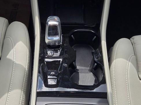 New 2026 Volvo XC40 B5 Plus w/ Climate Package AWD/4WD image 23