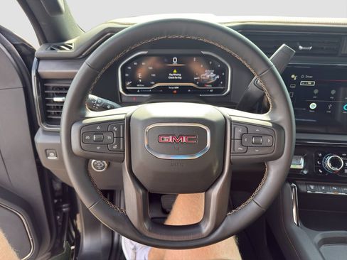 Used 2025 GMC Sierra 2500 AT4 w/ AT4 Premium Plus Package AWD/4WD image 29