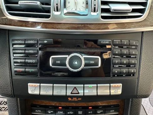 Used 2014 Mercedes-Benz E 350 4MATIC Sedan image 37
