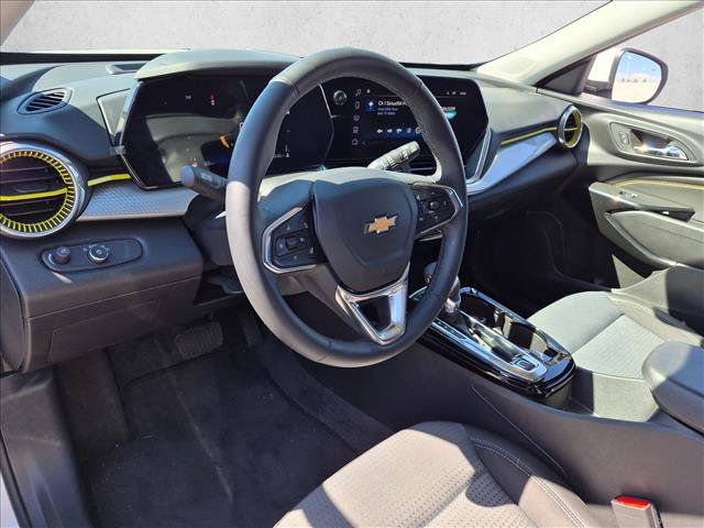 Used 2025 Chevrolet Trax LT w/ Driver Confidence Package FWD image 9