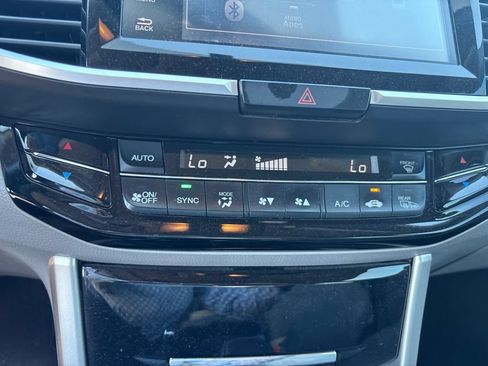 Used 2017 Honda Accord EX-L image 27