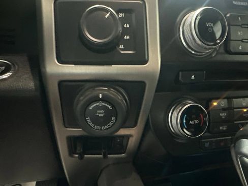 Used 2017 Ford F150 Platinum w/ Equipment Group 701A Luxury AWD/4WD image 21