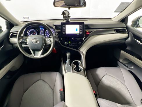 Used 2021 Toyota Camry LE image 29