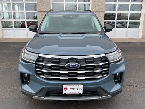 Used 2025 Ford Explorer Active w/ Active Comfort Package AWD/4WD image 2