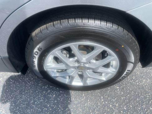 Certified 2024 Chevrolet Equinox LT FWD image 5
