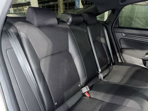 Used 2024 Honda Civic Sport image 25