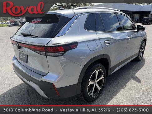 Used 2025 Volkswagen Tiguan SE image 5