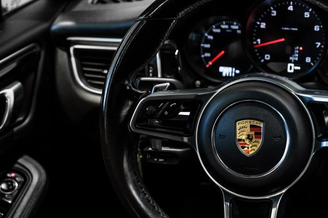 Used 2018 Porsche Macan AWD/4WD image 18