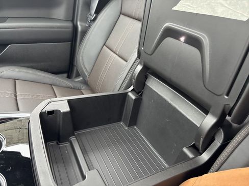 New 2026 Chevrolet Suburban High Country AWD/4WD image 25