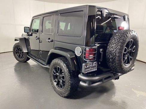 Used 2018 Jeep Wrangler Unlimited Sahara image 10