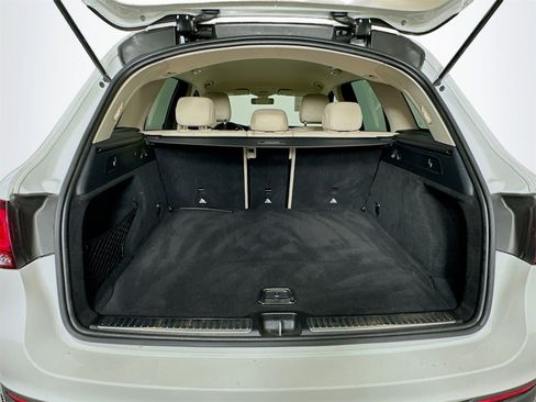 Used 2020 Mercedes-Benz GLC 300 4MATIC image 23