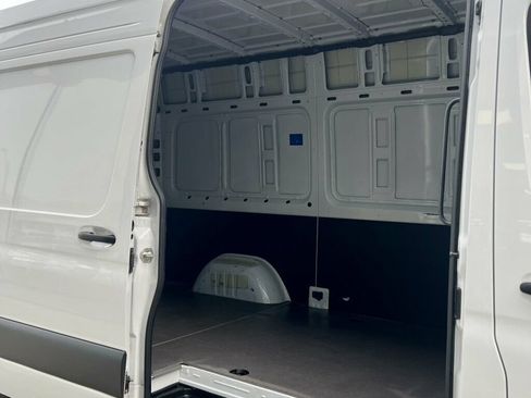 Used 2024 Mercedes-Benz Sprinter 2500 w/ Parking Package image 9