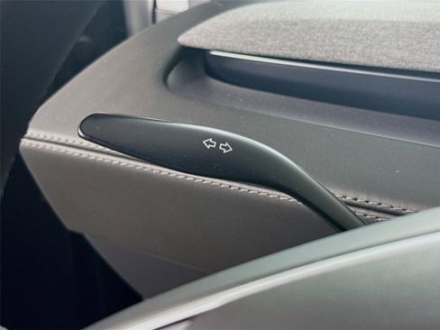 Used 2026 Tesla Model Y 2WD image 5