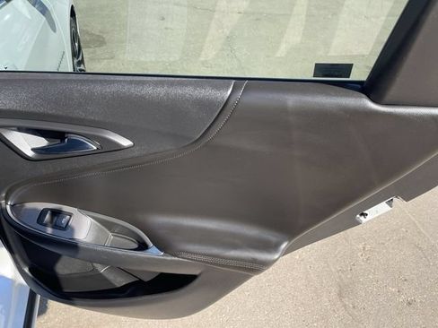 Used 2018 Chevrolet Malibu LT w/ Leather Package FWD image 14