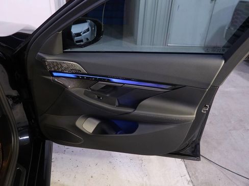 Used 2025 BMW M5 w/ Carbon Package image 30