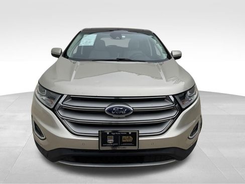Used 2018 Ford Edge Titanium w/ Equipment Group 302A AWD/4WD image 3