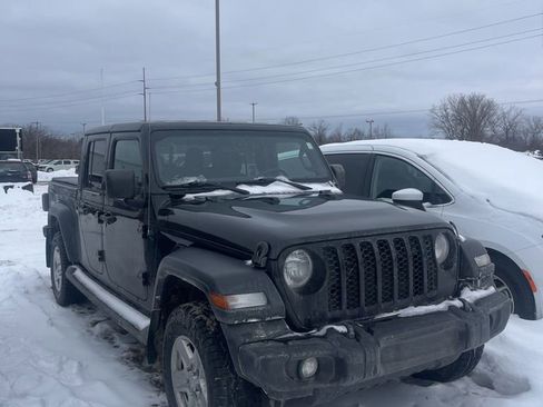 Used 2020 Jeep Gladiator Sport w/ Quick Order Package 24S image 2