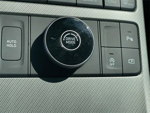 Certified 2025 Hyundai Palisade SE image 24