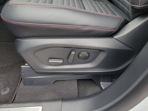 New 2026 Ford Explorer ST-Line w/ ST-Line Street Pack image 9