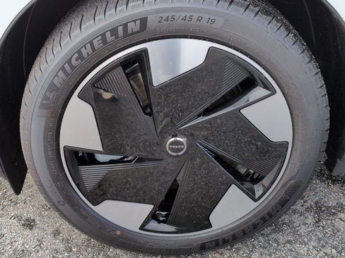 Used 2025 Volvo EX30 Ultra w/ Protection Package Premier image 13