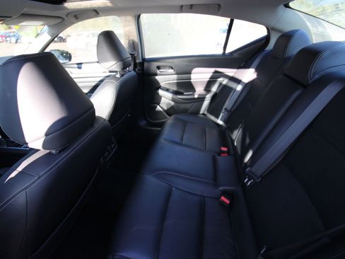 Used 2021 Nissan Altima 2.5 Platinum image 28