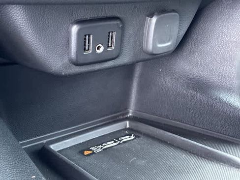 Used 2022 Chevrolet Traverse LT w/ LPO, Cargo Package FWD image 32