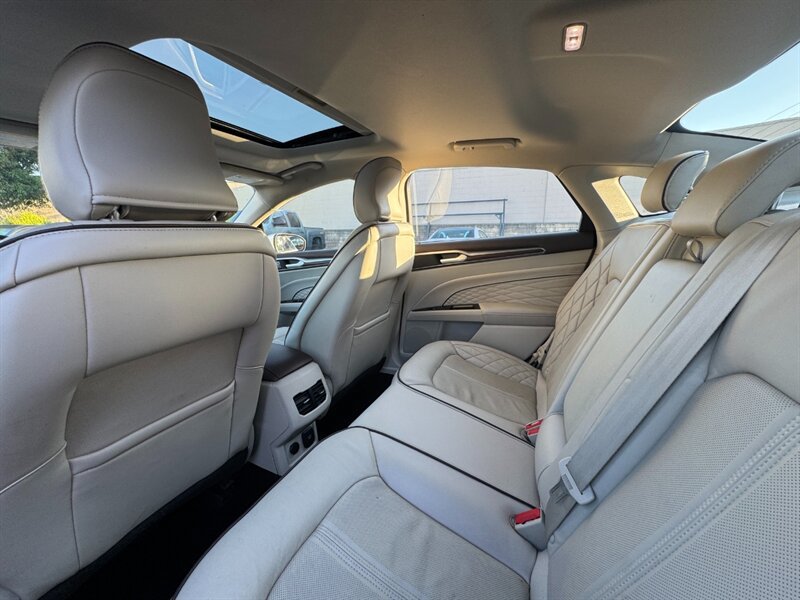 Used 2018 Ford Fusion Platinum FWD image 25