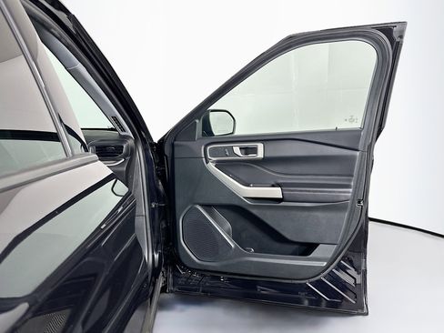 Used 2024 Ford Explorer XLT w/ Equipment Group 202A image 33