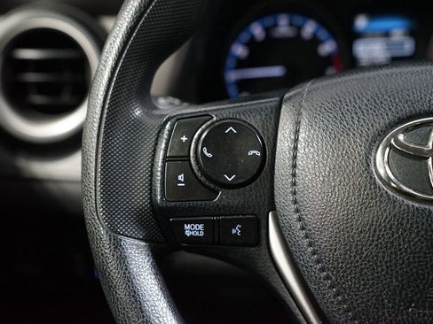 Used 2017 Toyota RAV4 LE image 14