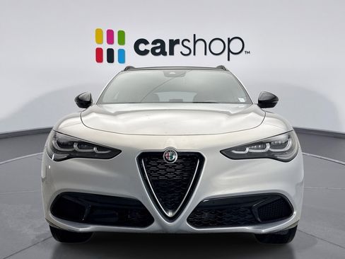 Used 2024 Alfa Romeo Stelvio Ti w/ Performance Driving Package image 8