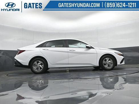 New 2026 Hyundai Elantra SE FWD image 35